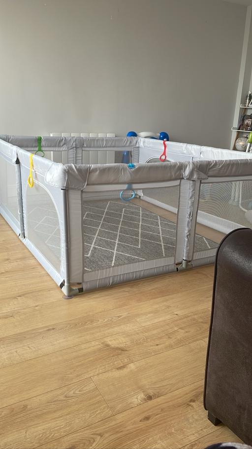  — Large Play Pen