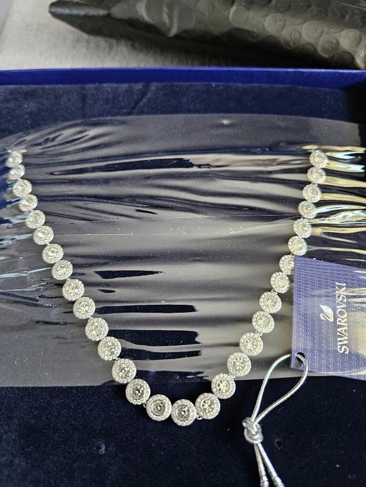  — BRAND new swarovski necklace