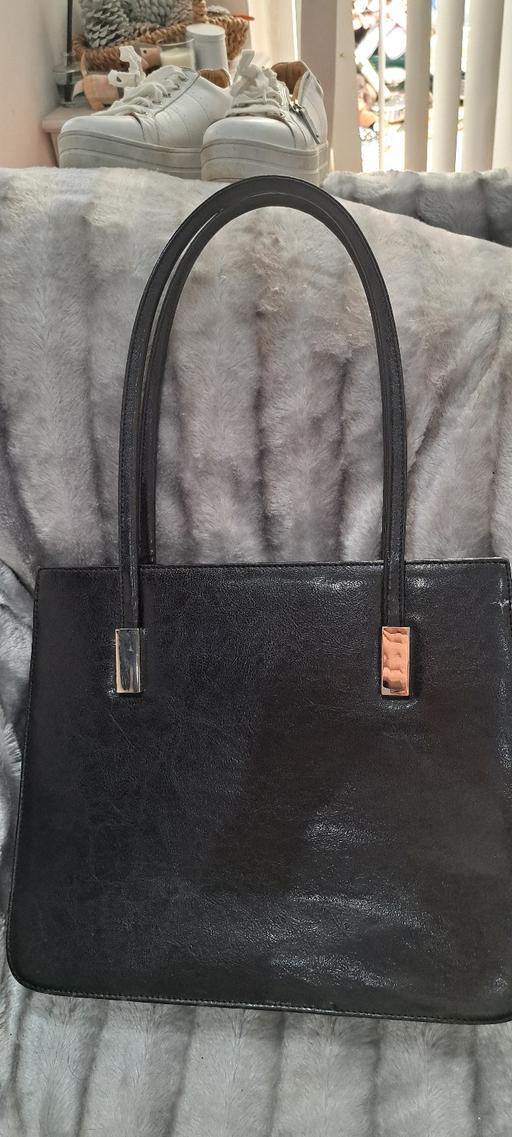  — David Jones Bag