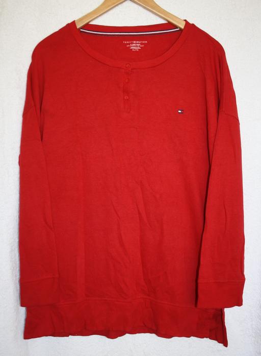  — Tommy Hilfiger lounge top size XL