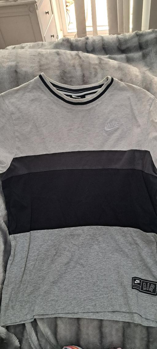  — Nike Air top Age 13-15