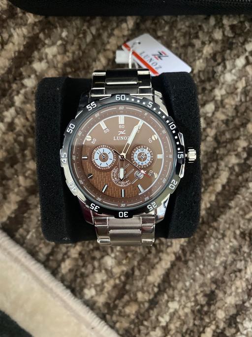  — Lunoz luxury watch