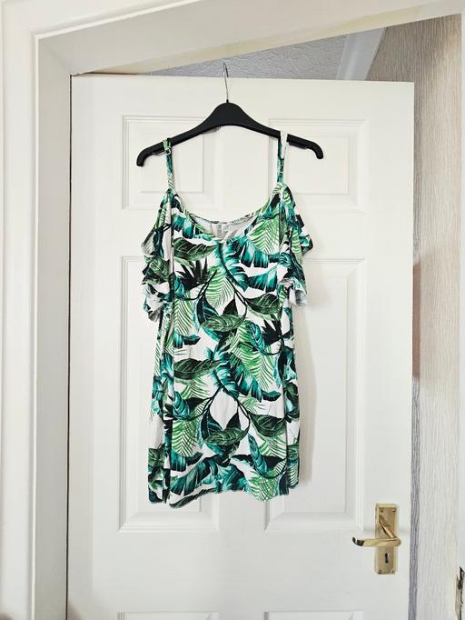  — Summer top, size 18.