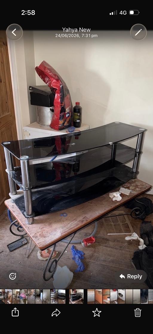  — Tv stand
