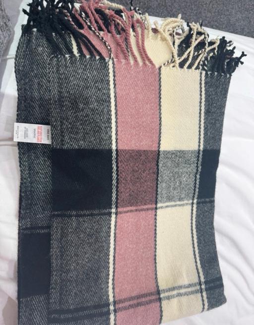  — Women winter scarf