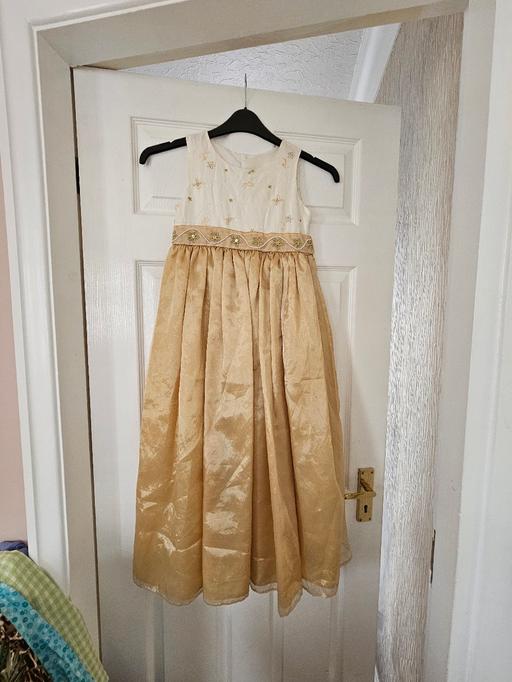  — Girls bridesmaid/party dress, age 9.