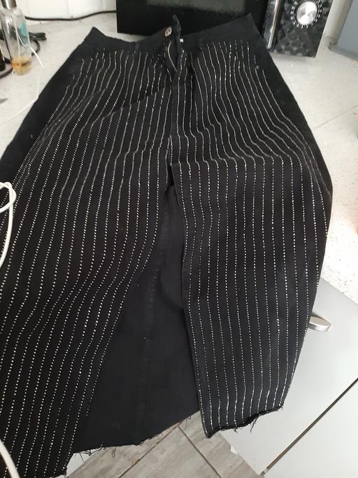  — ladies skirt