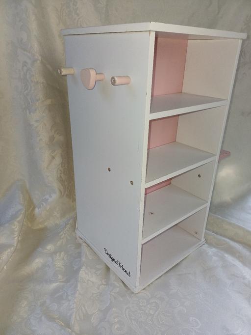  — Design A Friend wardrobe