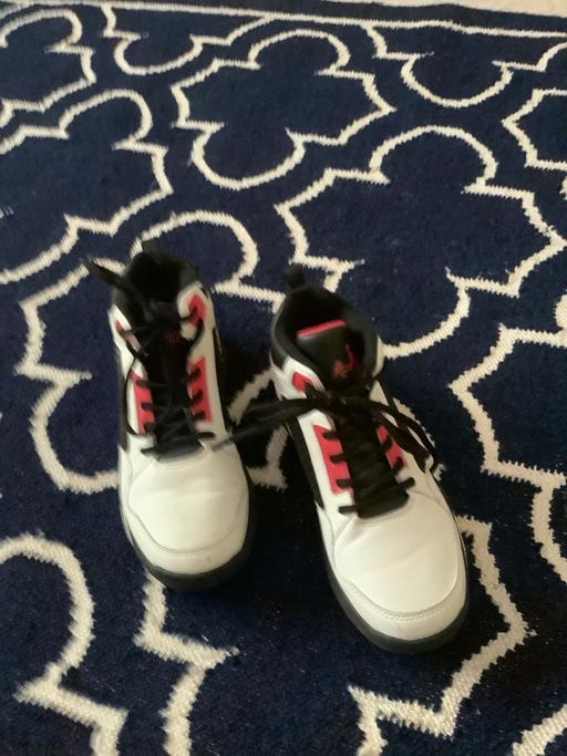  — Rise trainers size 3