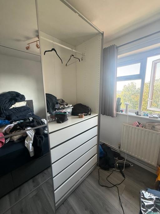  — 2M Wardrobe with sliding mirror doors