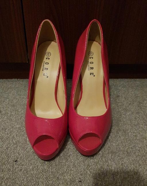 — Pink heels