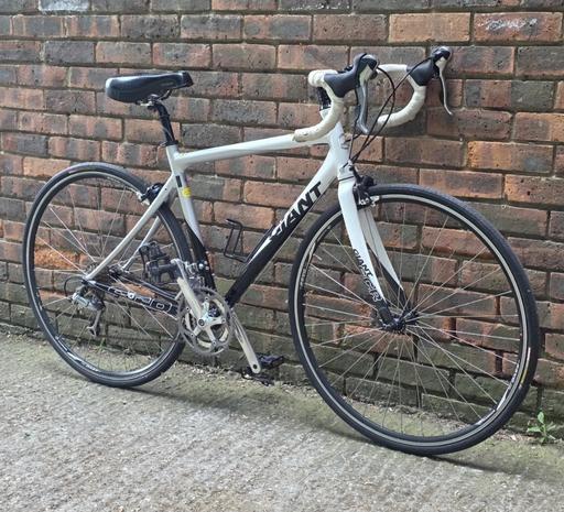  — GIANT SCR2 ROAD RACE BIKE (20" FRAME SIZE)