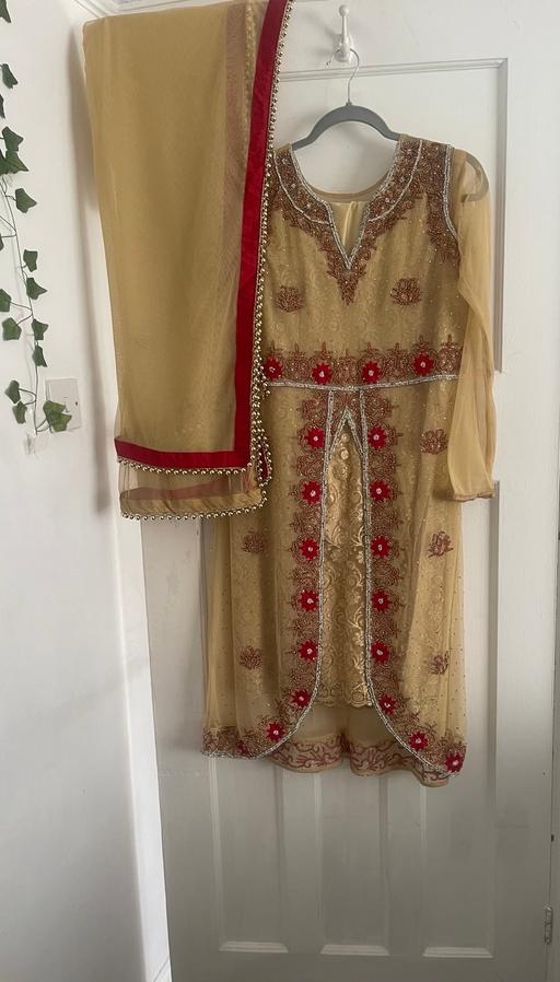  — dress set