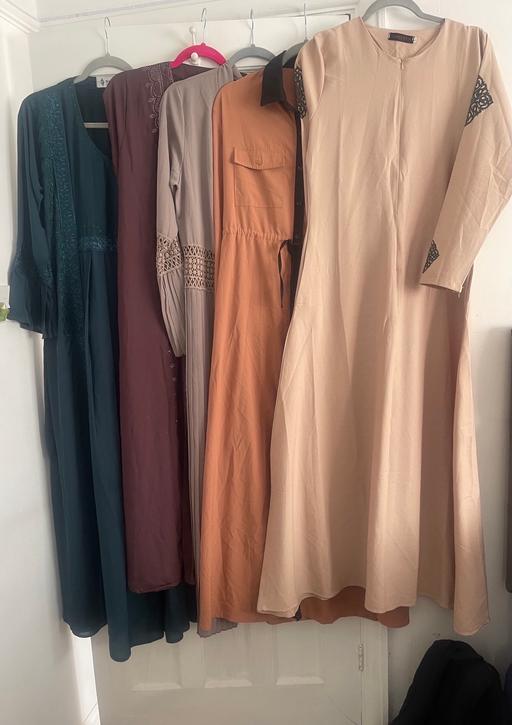  — 5 abayas
