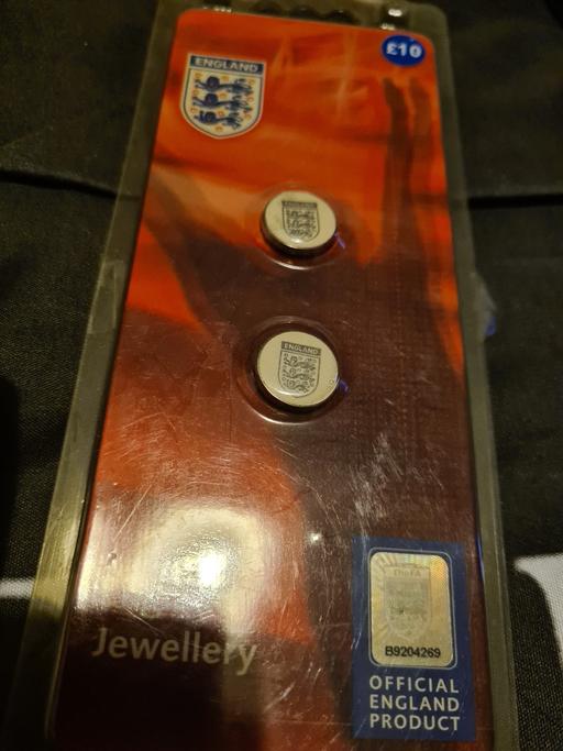  — England men's jewellery 