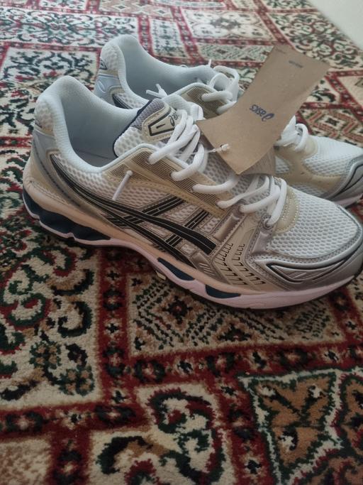ASICS Gel-Kayano