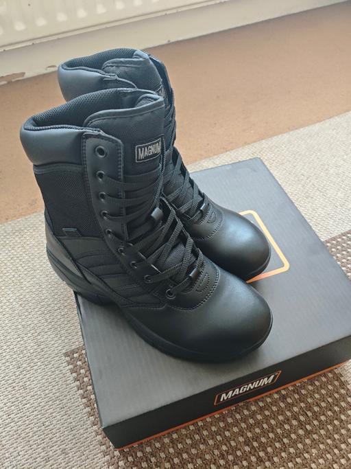 — Magnum Panther 8.0 Quality boots UK size: 9