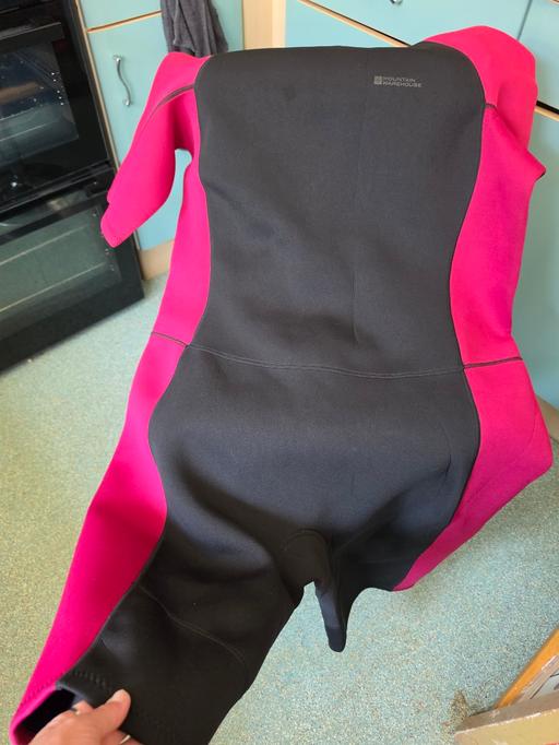  — ladies wetsuit 24/26