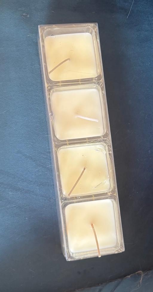  — Pecksniffs candle set