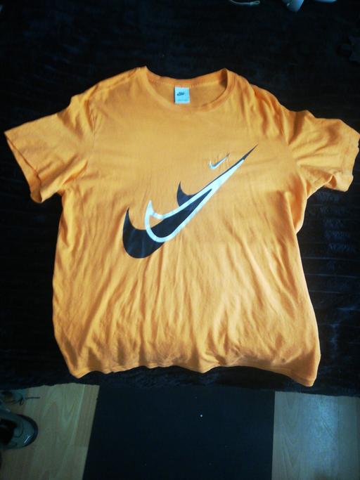  — nike orange medium t-shirt