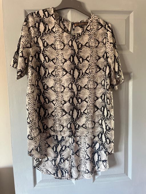  — Ladies new look tunic open back size 12