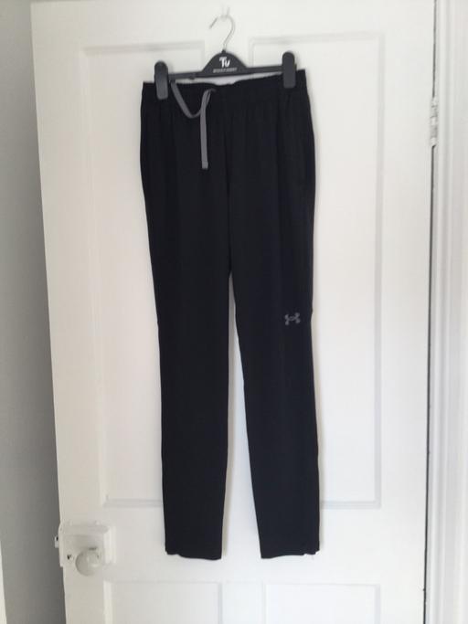  — Mens underarmour joggers size S