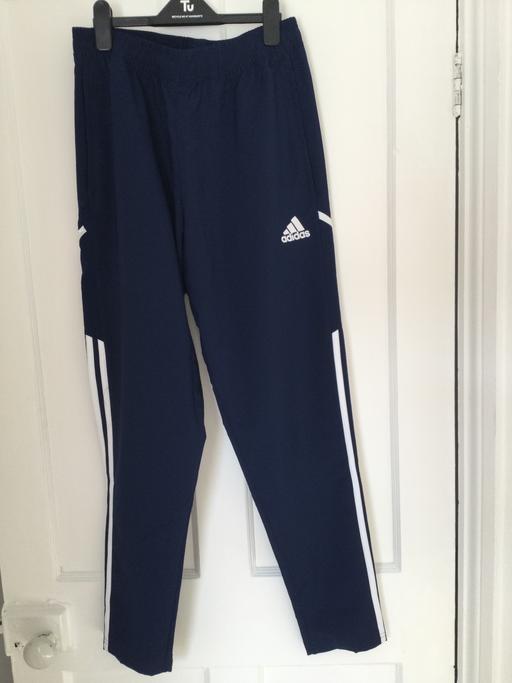  — Adidas joggers size M
