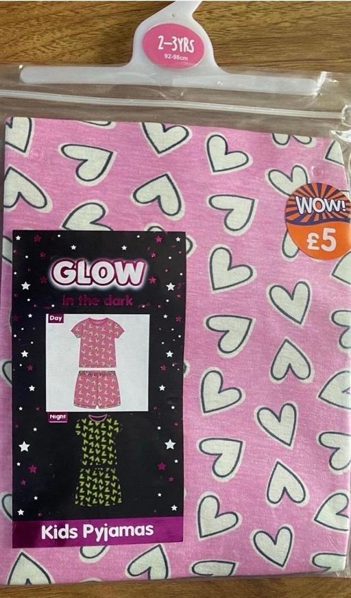  — Glow in the dark pyjamas age 2/3 years