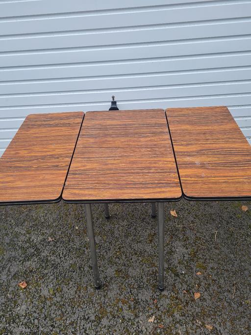  — RETRO FORMICA TABLE