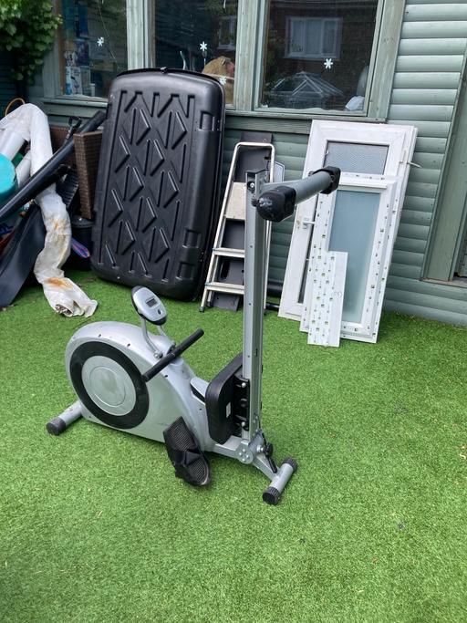  — Rowing machine