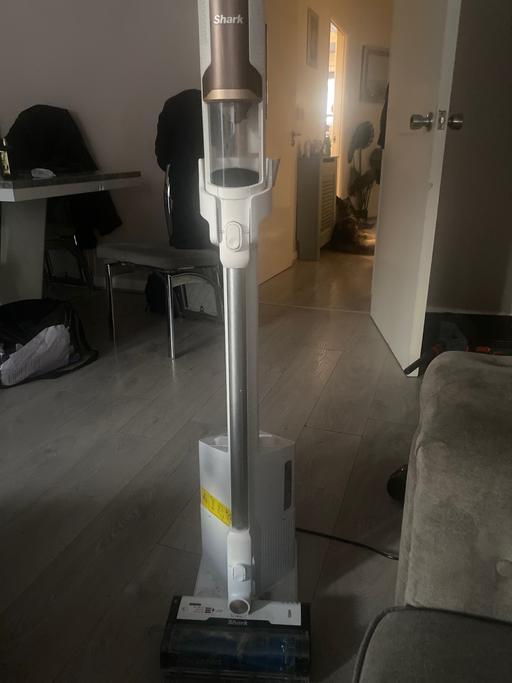  — Shark vacuum cleaner
