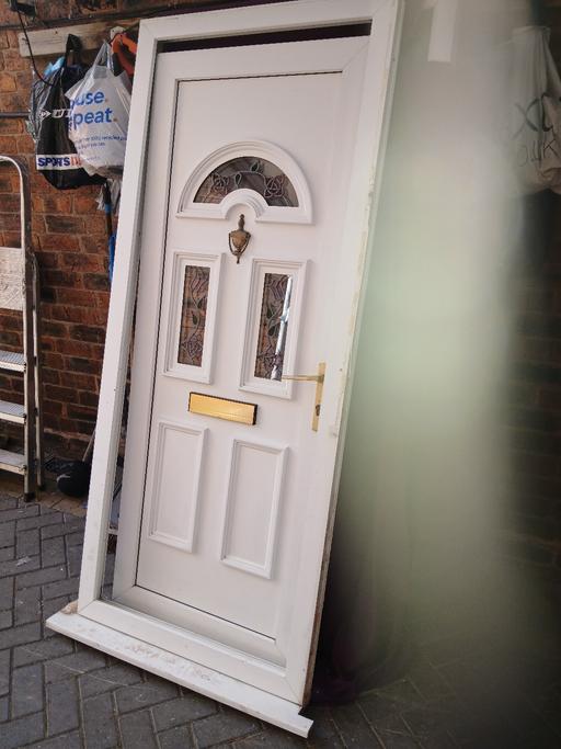  — pvc  front door mint