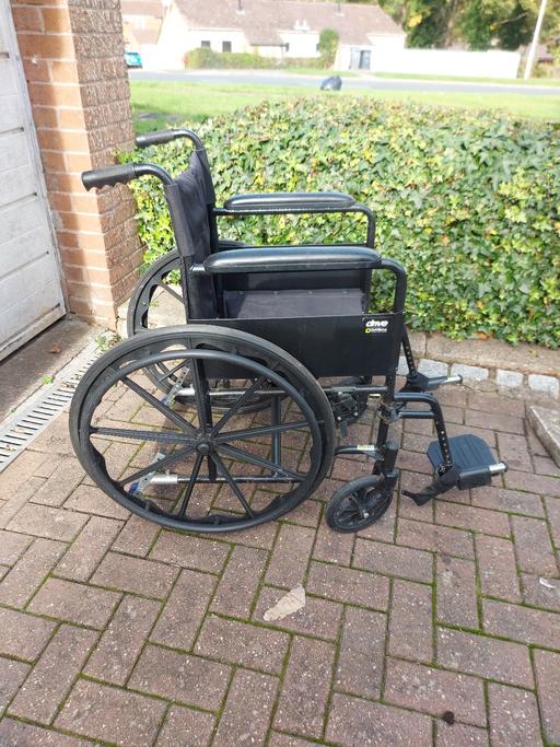  — Self-propelled wheelchair-read description