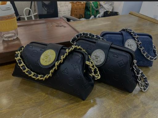  — LUXURY CHAIN HANDBAG COLLECTION Navy & Black