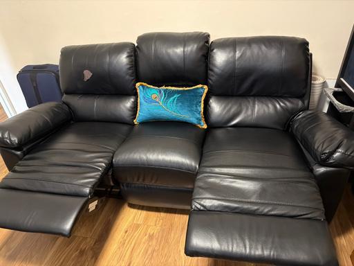  — Faux leather 3 seater recliner sofa