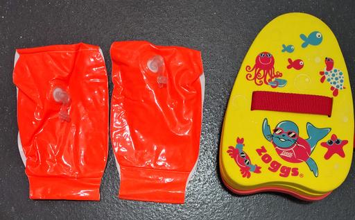  — 2-6 years old swimming float and arm bands