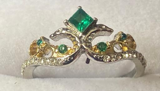  — Ladies unmarked silver emerald & c.z ring