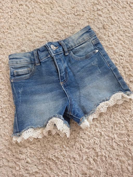  — Age 4-5 PRIMARK denim shorts