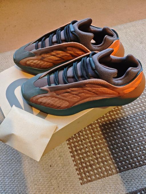  — Adidas Yeezy 700 V3 Cooper Fade