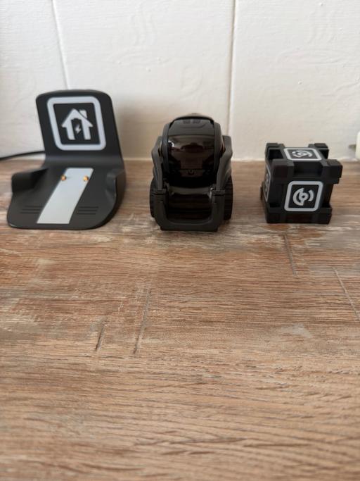  — Anki vector robot