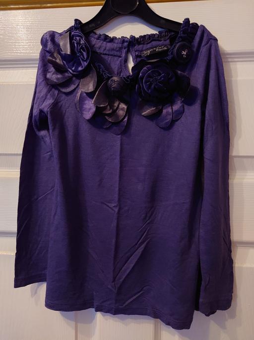  — Girl navy long sleeve top size 6 years