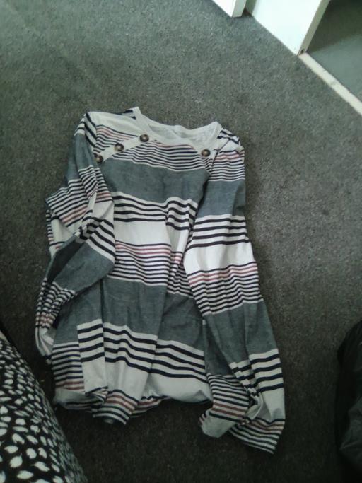  — ladies top