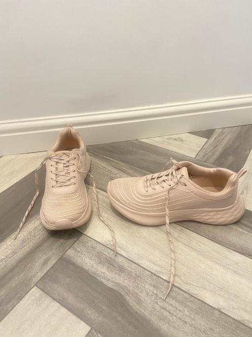  — (5) SHEIN TRAINERS