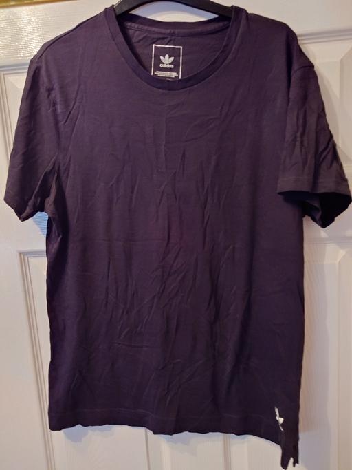 — Mens black Adidas top size M