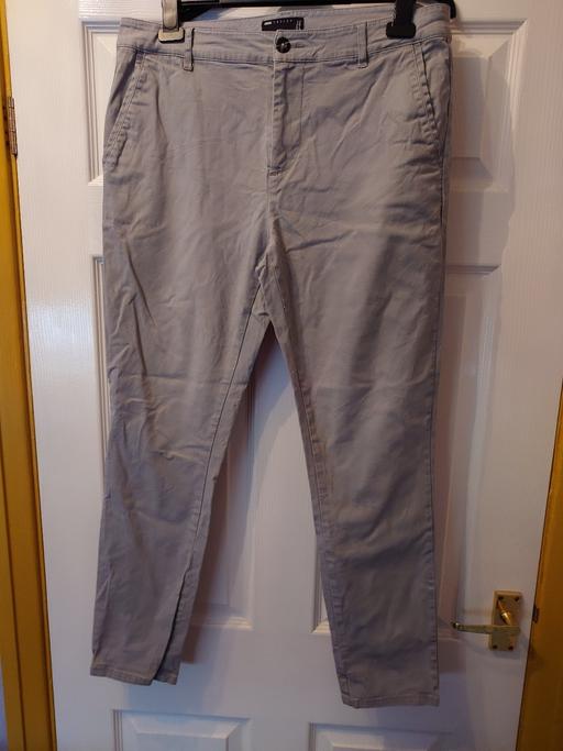  — Mens grey jeans size 34W 30L