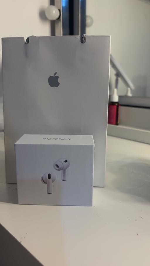  — Apple Airpod Pro 3