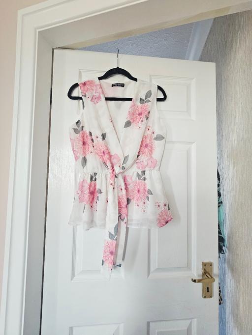  — Floaty style summer top, size 12..NEW