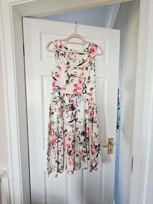  — Summer dress, size 14..NEW without tags.