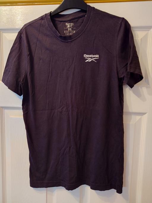  — Mens black Reebok top size XS