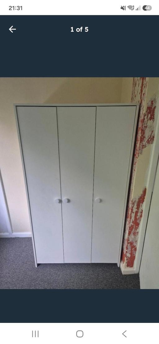  — Wardrobe - White